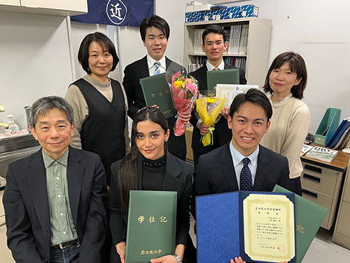 2024年3月26日 基礎セミナーの学生さん（薗部さん・河合さん・上岡さん）が卒業されました。