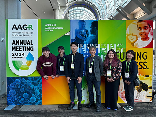 2024年4月5日 サンディエゴで行われたAACR ANNUAL MEETING2024に近藤・新城・西村・鬼頭・佐々木・藤田が参加し、鬼頭・佐々木・藤田がポスター発表を行いました。