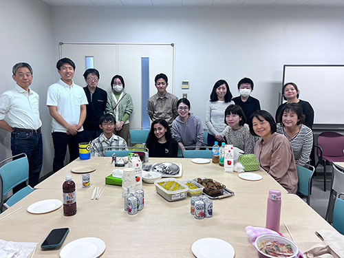 2024年4月22日 Fatemeさんが母国料理をふるまってくれました。Sabzipolo＆morghです。とても美味しかったです！