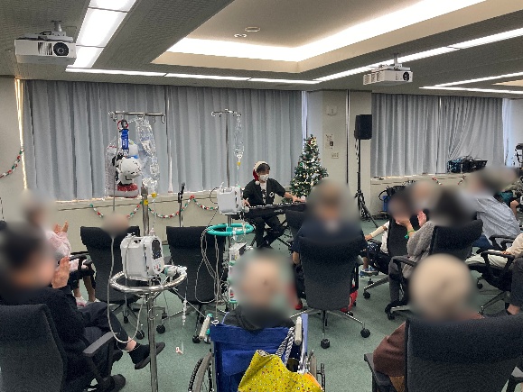 ピアノコンサートの演奏風景