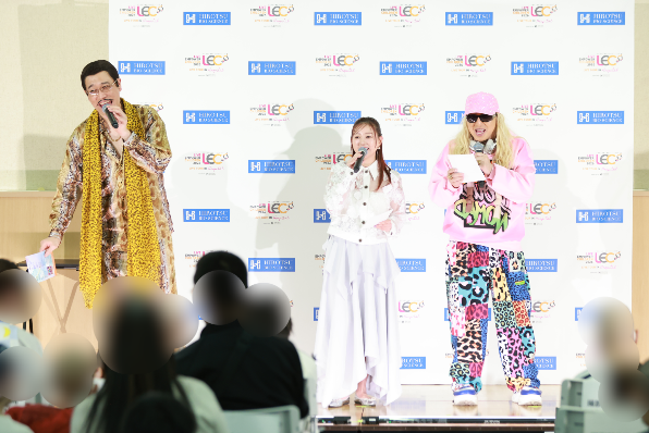 LIVE EMPOWER CHILDRENの病院ライブの様子