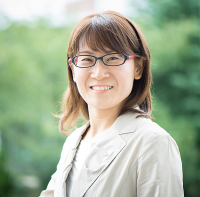 教授　中沢 由華