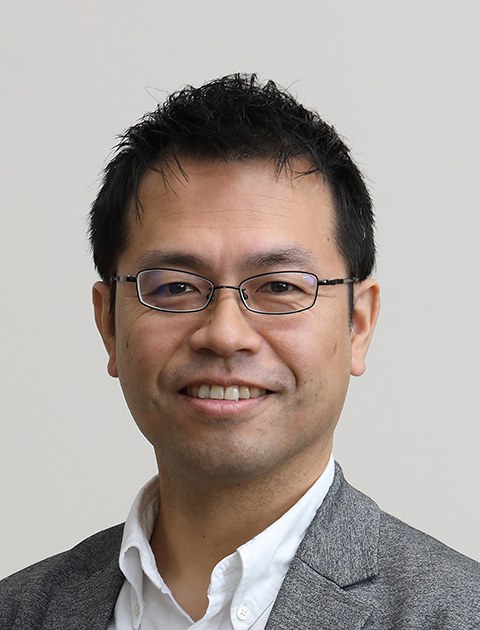 笠井淳司教授の写真